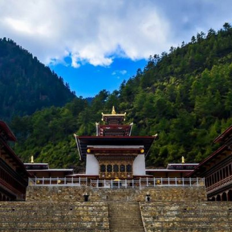 lhakhang-karpo-and-lhakhang-nagpo-1526899963_850_400